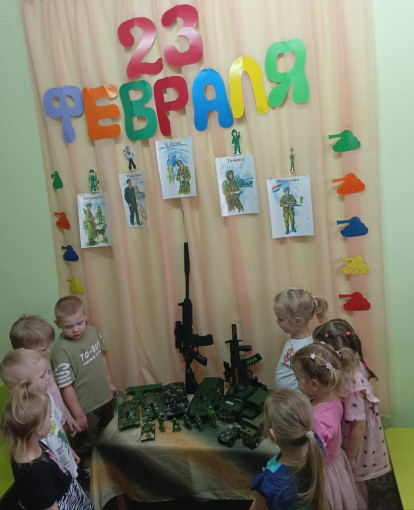 Выставка военной техники для детей Выставка военной техники для детей.